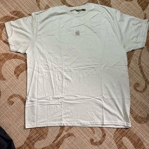 APPLE logo-branded t-shirt, lt green, only available to employees, size XXL BNWT